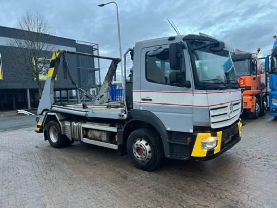 Mercedes-Benz 1327 Diesel Truck 2016 with Gantry Alarm Mercedes-Benz 1327 2016 2 image 3