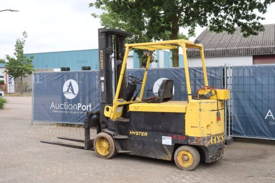 Hyster E5.50XL Electric Forklift 4840kg 4.05m 2000 10039 2000 2 Forklift image 3