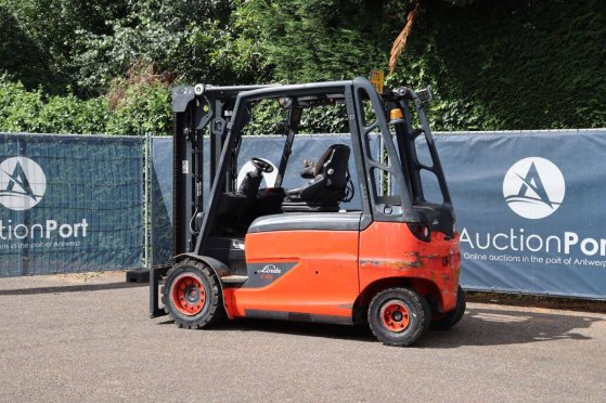 Linde E40HL-01/600 Electric Forklift 4000kg 2012 E40HL-01/600 2012 2 Forklift image 3