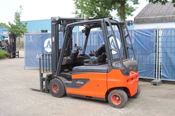 Linde E25L-01 Electric Forklift 2500kg 2016 E25L-01 2016 2 Forklift image 3