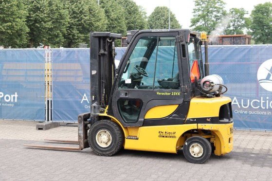 Forklift Yale GLP25VX LPG 2050kg 4.95m 2007 GLP25VX 2007 2 Forklift image 3