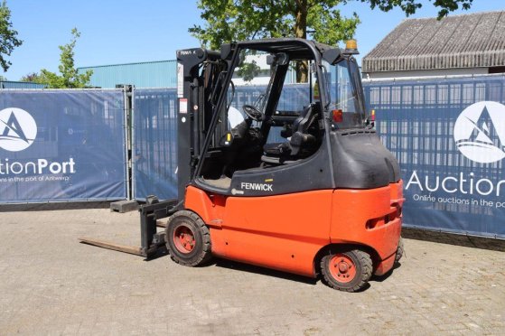 Linde E30-600 Electric Forklift 3000kg 7.0m 2008 E30 2008 2 Forklift image 3