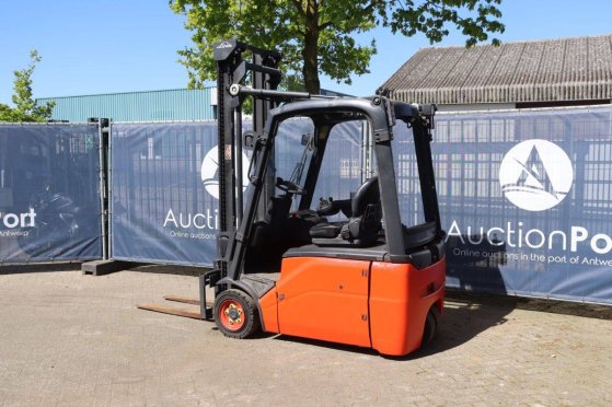 Linde E16 Electric Forklift 1600kg 4m E16 2 Forklift image 18