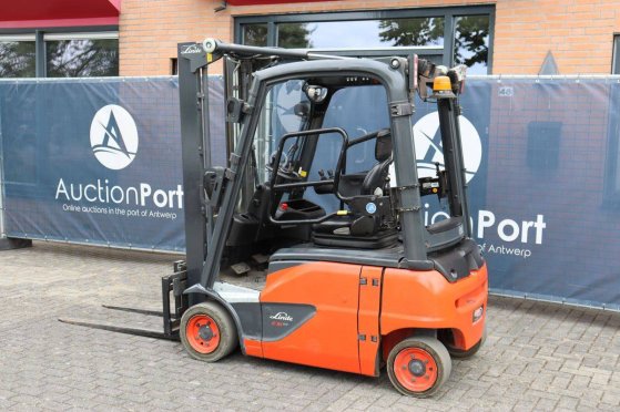 Linde E16P-02 Electric Forklift 1600kg 4.0m 2018 E16P-02 2018 2 Forklift image 3