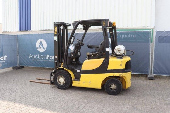 Forklift Yale GLP25VX F2170 LPG 2490kg 2011 GLP25VX F2170 2011 2 Forklift image 3