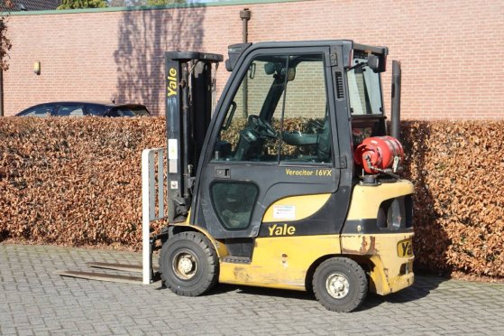 Forklift Yale GLP16VX LPG 1600kg 3.21m 2014 GLP16VX 2014 2 Forklift image 3