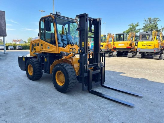 Rough Terrain Forklift Captok CK35 Diesel 2026 Captok CK35 2026 2 Rough Terrain Forklift image 3