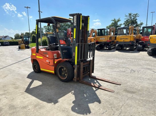 Forklift Clark GTS30D Diesel 2018 GTS30D 2018 2 Forklift image 3