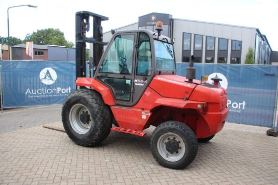 Forklift Manitou M30-4 4x4 Diesel 3000kg 2012 M30-4 4x4 2012 2 Forklift image 3
