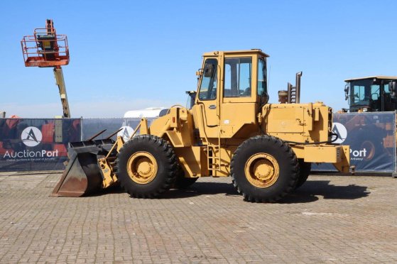 Caterpillar 930 Diesel Wheel Loader 74.6 kW 1981 930 1981 2 Wheel Loaders image 3