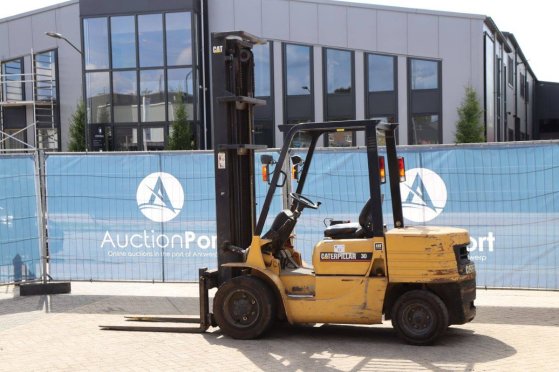 Caterpillar DP30 Diesel Forklift 3000kg 5.0m 1997 DP30 1997 2 Forklift image 3