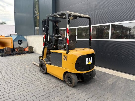 Caterpillar EP25K Electric Forklift 2500kg 4.75m 2009 EP25K 1997 2 Forklift image 3