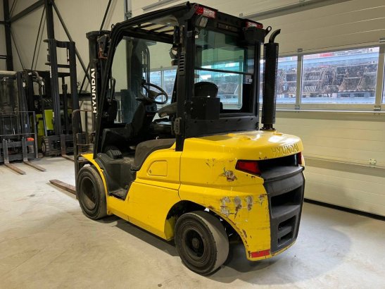 Forklift Hyundai 30D-9E Diesel 3000kg 4.7m 2017 30D-9E 2017 2 Forklift image 3