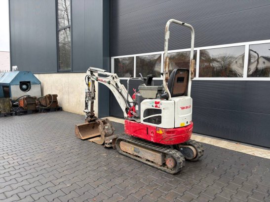 Mini excavator Takeuchi TB210R Diesel 8.8kW 2015 TB210R 2015 2 image 3