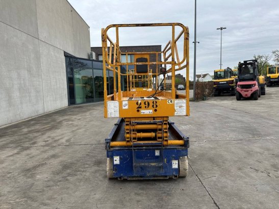 Scissor lift Haulotte Compact 10 Electric 2002 Haulotte Compact 10 2002 2 Scissor Lifts image 33