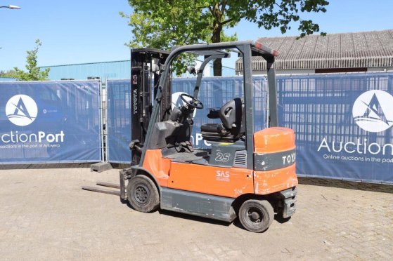 Toyota 7FBMF25 Electric Forklift 2500kg 5m 2005 7FBMF25 2005 2 Forklift image 18