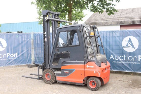 Forklift Fenwick-Linde E30-01 Electric 3000kg 2012 Fenwick-Linde E30-01 2012 2 Forklift image 48