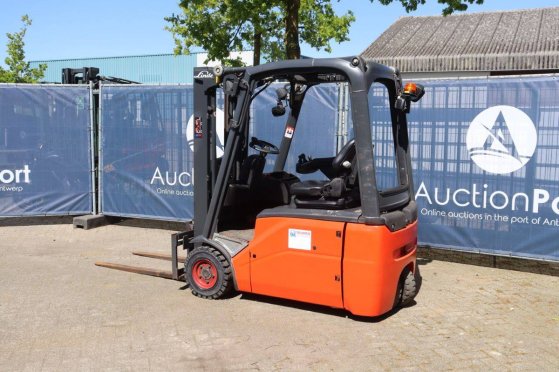 Linde E16-01 Electric Forklift 1600kg 2011 E16-01 2011 2 Forklift image 33