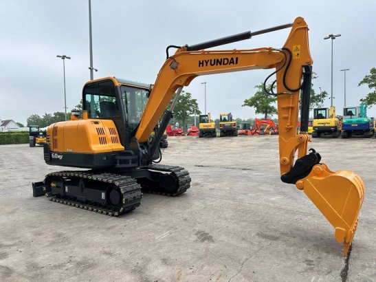 Midi excavator Hyundai R60VS Diesel 2016 R60VS 2016 2 Crawler Excavators image 3