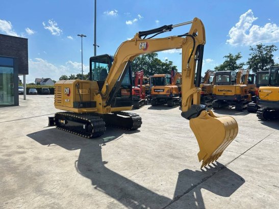 Midi excavator Caterpillar 305.5E2 Diesel 2018 305.5E2 2018 2 Crawler Excavators image 18