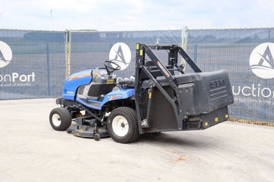 Ride-on mower Iseki SXG326H Diesel 15.4kW 2014 Iseki SXG326H 2014 2 image 3