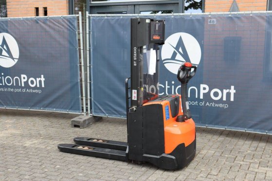 Stacker BT SWE140L Electric 1400kg 2.65m 2015 BT SWE140L 2015 2 image 3