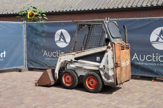 Skid steer loader Bobcat 443 Diesel 1992 (Margin) 443 1992 2 Wheel Loaders image 3