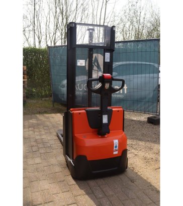 Stacker Toyo SWE120 Electric 1200kg 2.9m 2017 Toyo SWE120 2017 2 image 3