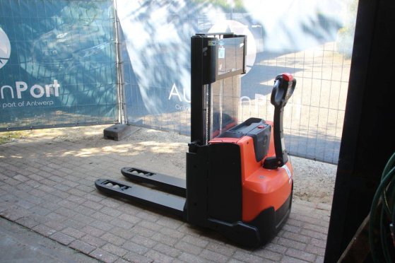 Toyota SWE200D Electric Stacker 1000kg 2.1m 2022 SWE200D 2022 2 image 3