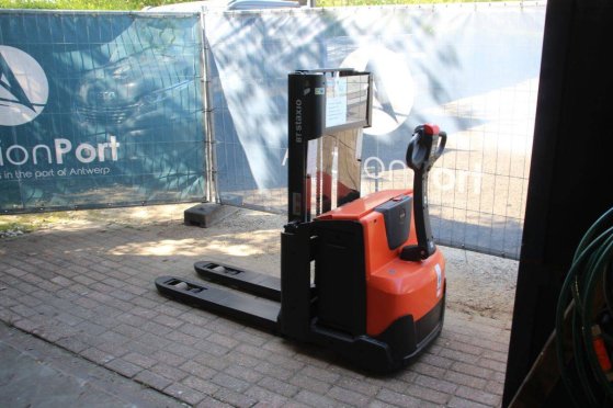 Toyota SWE200D Electric Stacker 2000kg 2.1m 2021 SWE200D 2021 2 image 3
