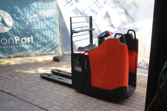 Toyota LPE250 Electric Pallet Truck 2500kg 2020 LPE250 2020 2 Pallet trucks image 3