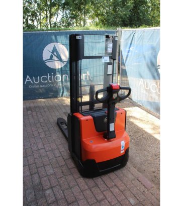 Stacker BT SWE140L Electric 1400kg 2.65m 2015 BT SWE140L 2015 2 image 3