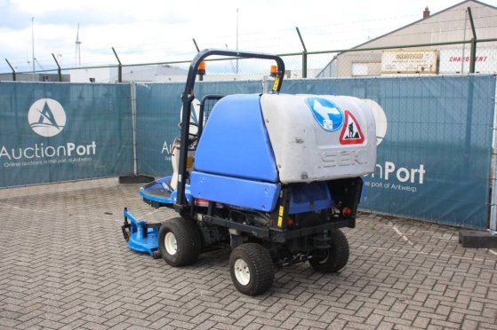 Ride-on mower Iseki SFH 240 High-discharge 4x4 Diesel 27hp 2015 Iseki SFH 240 Hooglosser 2015 2 image 3