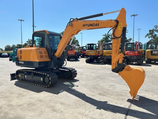 Midi excavator Hyundai R60VS Diesel 2017 R60VS 2017 2 Crawler Excavators image 3