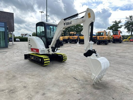 Bobcat 331 Diesel Mini Excavator 2010 331 2010 2 image 3