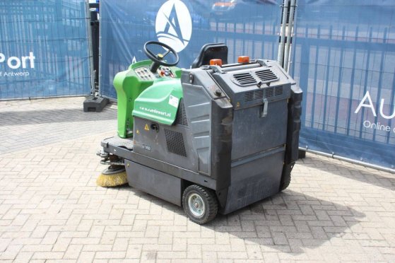 Ride-on sweeper IPC Cleaning 1450 Diesel 2015 IPC 1450 2015 2 image 3