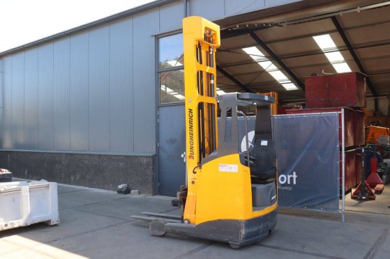 Jungheinrich ETV 114 Electric Reach Truck 1400kg 8.72m 2011 ETV 114 2011 2 image 3
