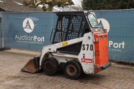 Skid steer loader Bobcat S70 Diesel 2014 S70 2014 2 Wheel Loaders image 3