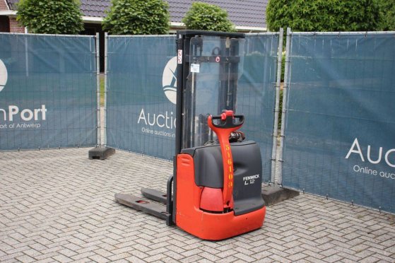 Linde L12 Electric Stacker 1200kg 4.2m 2008 10056 2008 2 image 18