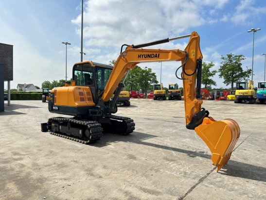 Hyundai HX55 Diesel Crawler Excavator 2019 HX55 2019 2 Crawler Excavators image 3