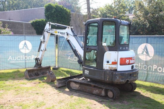 Crawler excavator Bobcat E32 Diesel 24kW 2016 E32 2016 2 Crawler Excavators image 3