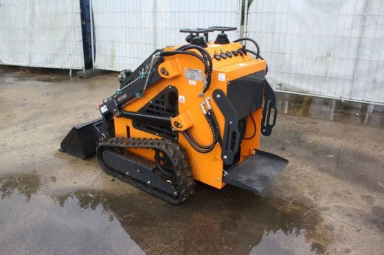 Skid steer loader ZJ-380 Petrol 18.5kW 2026 New Demo Barrett ZJ-380 2026 1 image 3