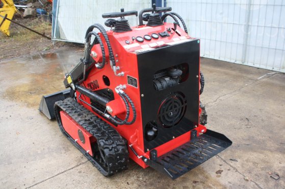 Captok CK380 Skid Steer Loader Petrol 23hp 2026 New Demo Captok CK380 2026 1 image 3