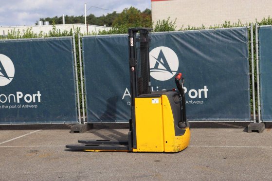 Linde L14 Electric Stacker 1400kg 2021 10042 2021 2 image 3