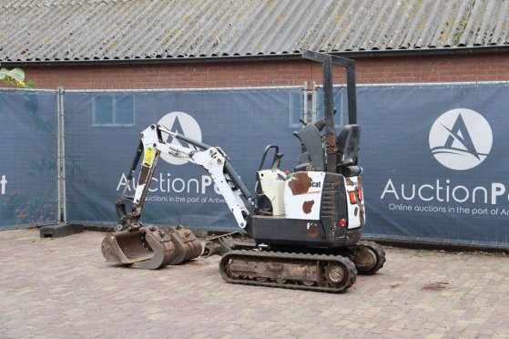 Mini excavator Bobcat E10 Diesel 7.5kW 2014 E10 2014 2 image 3