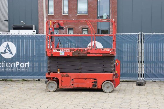Manitou 120 SE Electric Scissor Lift 11.75m 2013 120 SE 2013 2 Scissor Lifts image 3