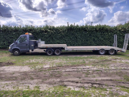 BE Combination Iveco Daily 3.0 Diesel 170hp 2005 with Semi-Low Loader VELDHUIZEN P33-7A 2005 2 Lowloader semi-trailers ima...