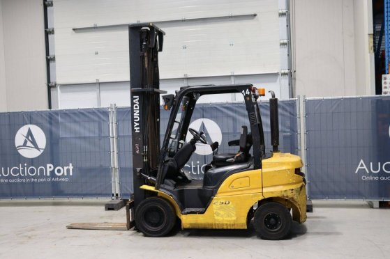 Forklift Hyundai 25D-9 Diesel 2330kg 5.0m 2017 25D-9 2017 2 Forklift image 3