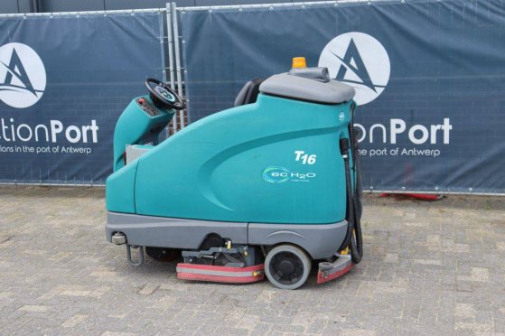 Tennant T16 Electric Scrubber 3.9kW 2013 TENNANT T16 2013 2 image 3