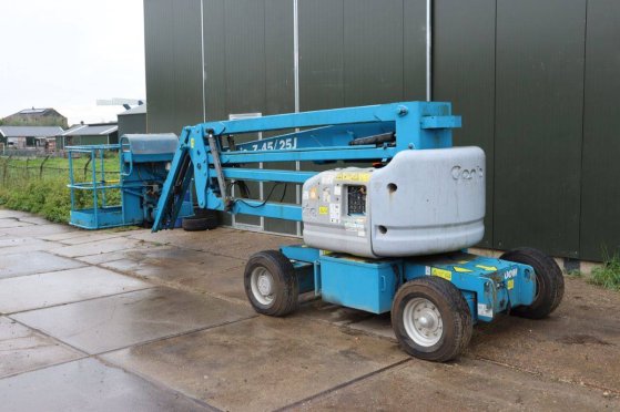 Genie Z-45/25J Articulated Boom Lift Electric + Diesel 227kg 15.8m 2006 Z-45/25J 2006 2 image 3